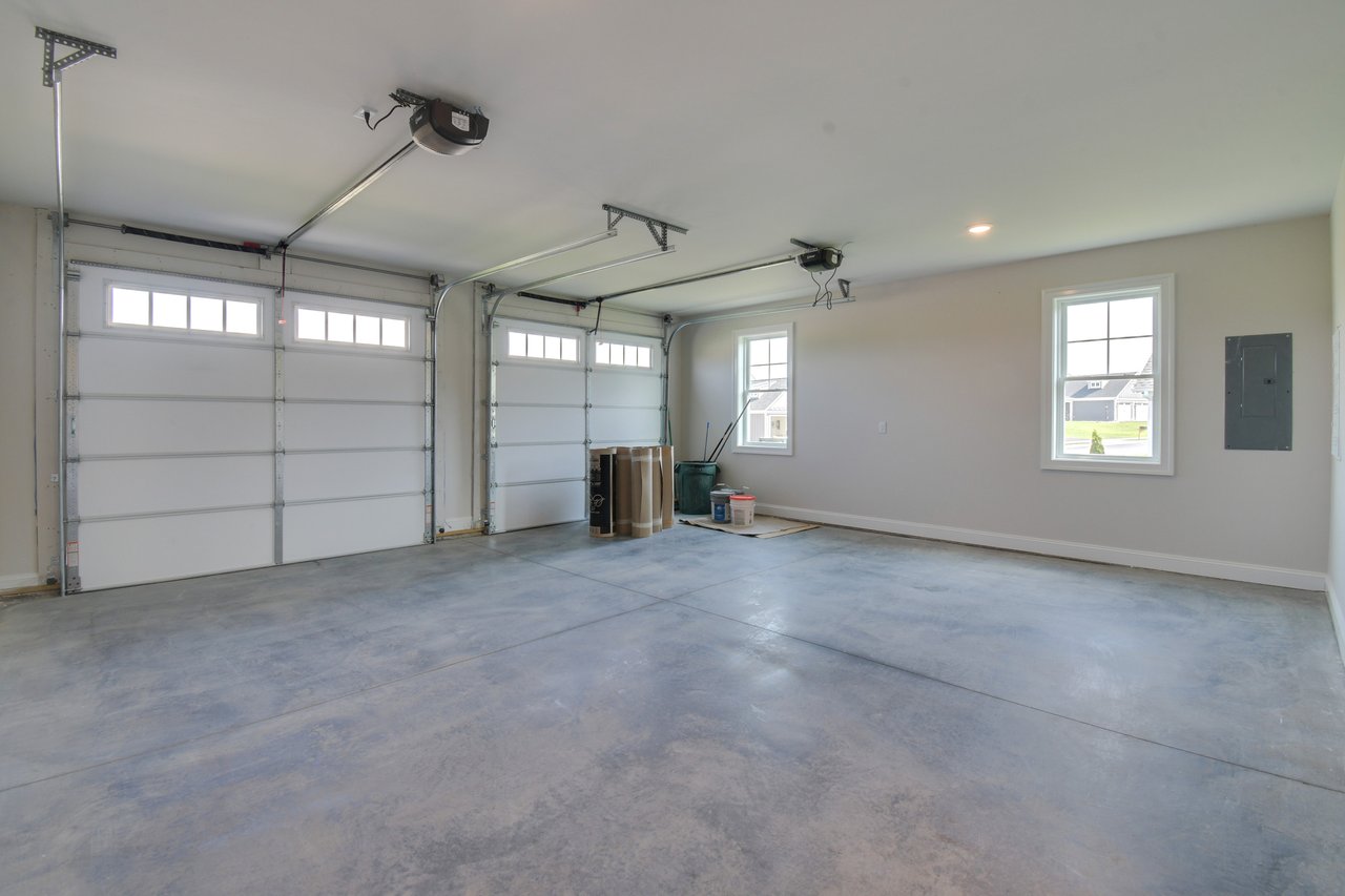 Old Oaks custom home patio